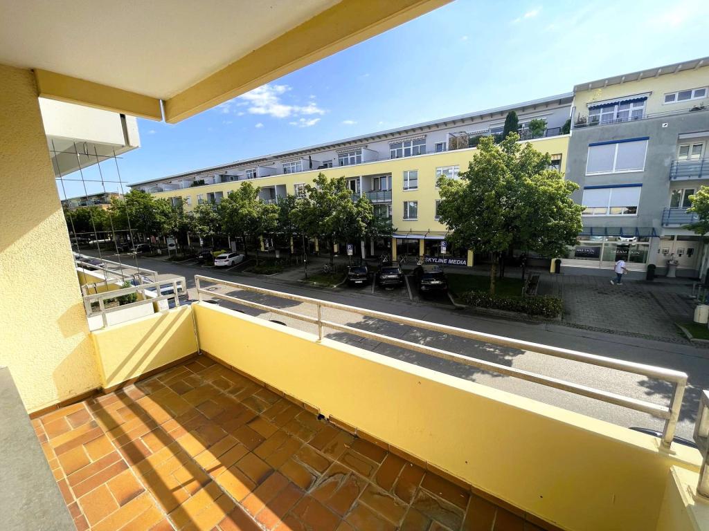mit eigenem Balkon