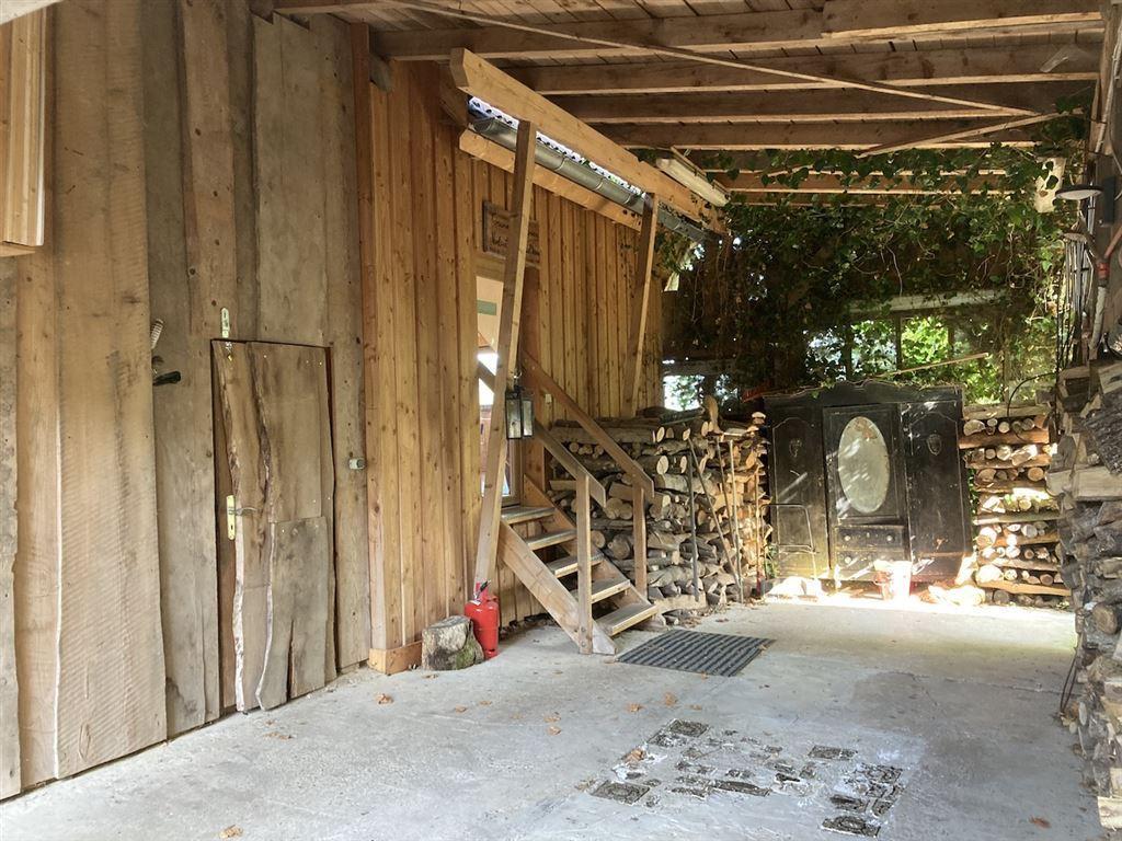 Carport mit Zugang zum Anbau
