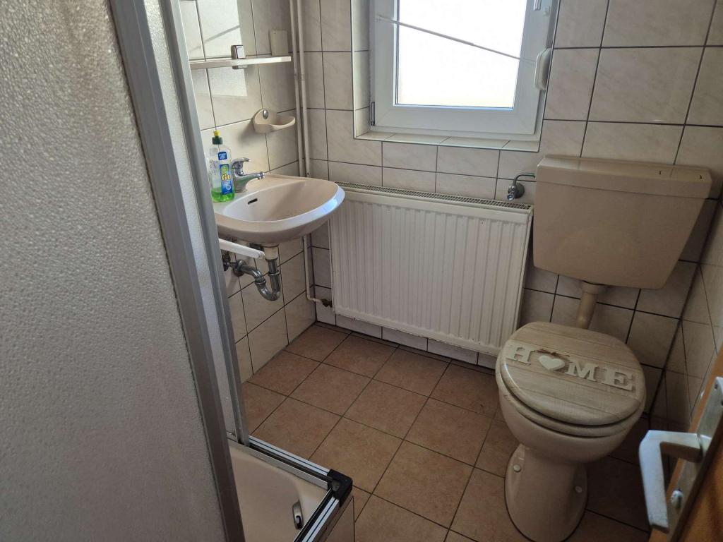 Gäste-WC hinten