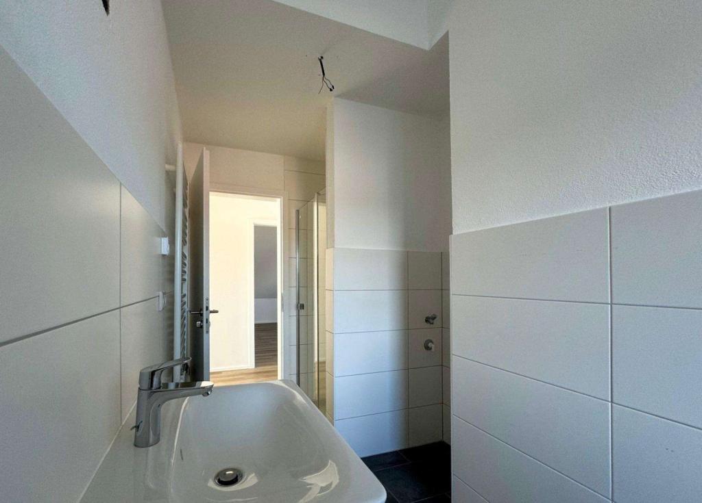Geräumige Dachgeschosswohnung mit Balkon - Photo 3