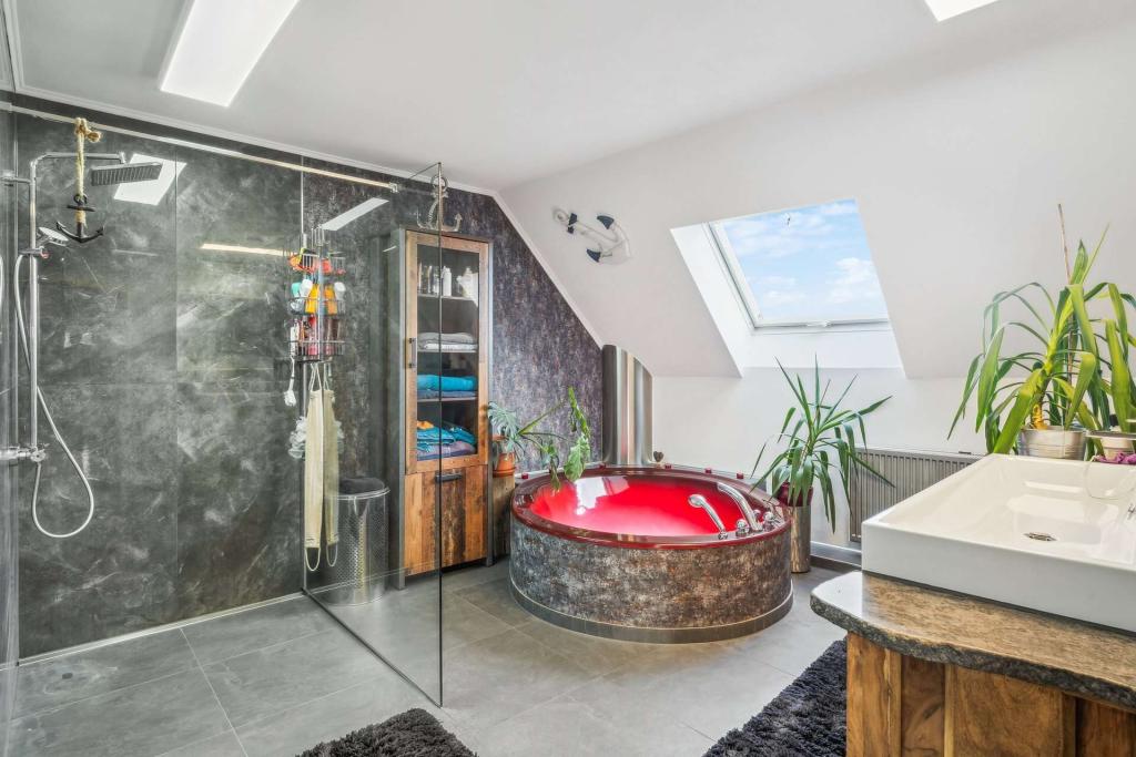 Hauptbad Hinterhaus quer