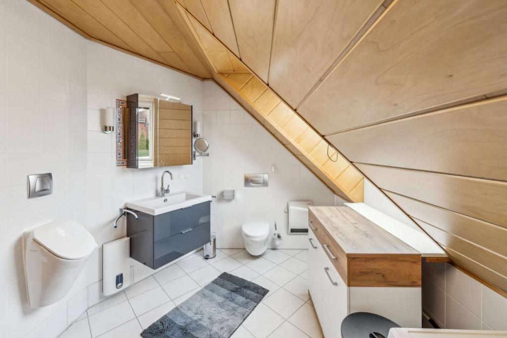 Bad Wohnung DG 