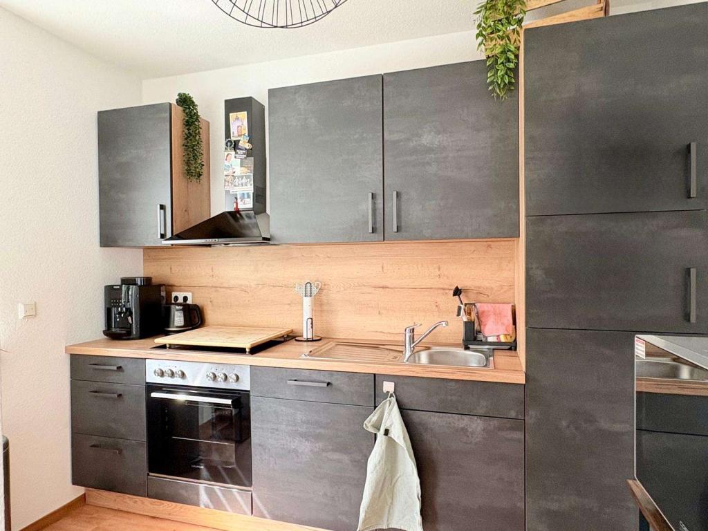 Moderne 2-Zimmer-Wohnung mit Terrasse und Gartenanteil - Foto 4