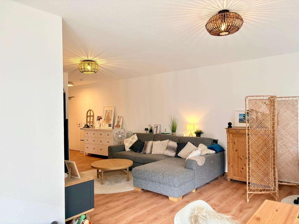 Moderne 2-Zimmer-Wohnung mit Terrasse und Gartenanteil - Foto 1