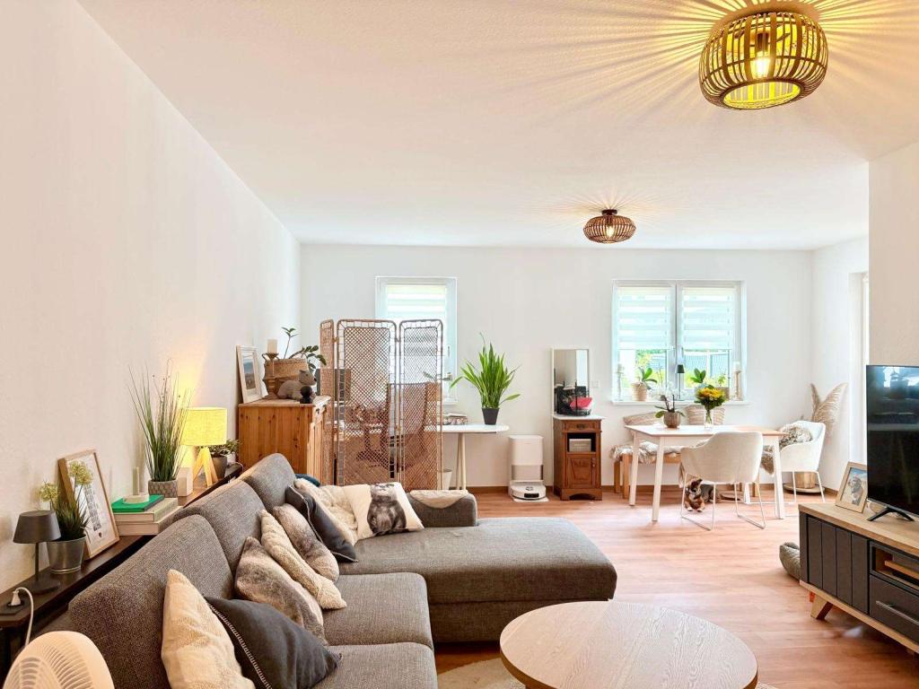 Moderne 2-Zimmer-Wohnung mit Terrasse und Gartenanteil - Foto 2