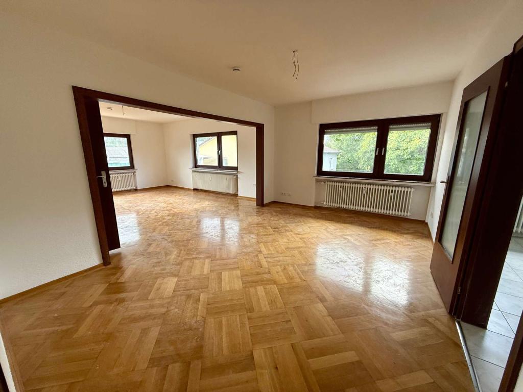 Schöne, lichtdurchflutete 4-Zimmer-Wohnung mit Balkon in zentraler Lage von Gladenbach - Photo 1