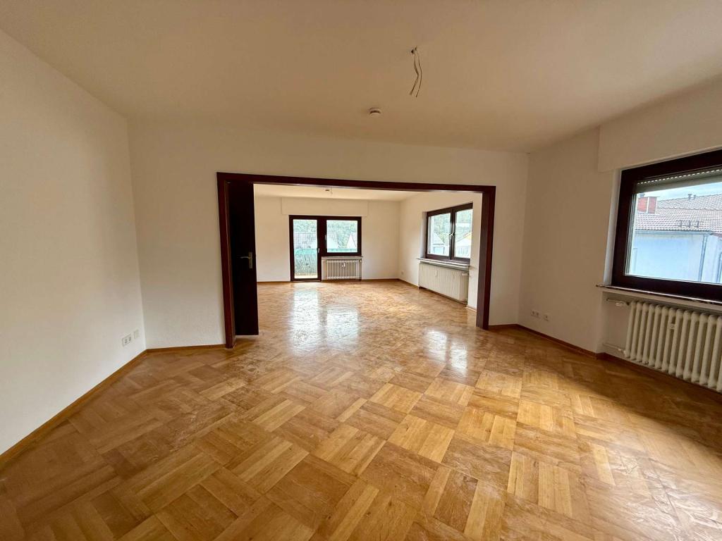 Schöne, lichtdurchflutete 4-Zimmer-Wohnung mit Balkon in zentraler Lage von Gladenbach - Photo 2