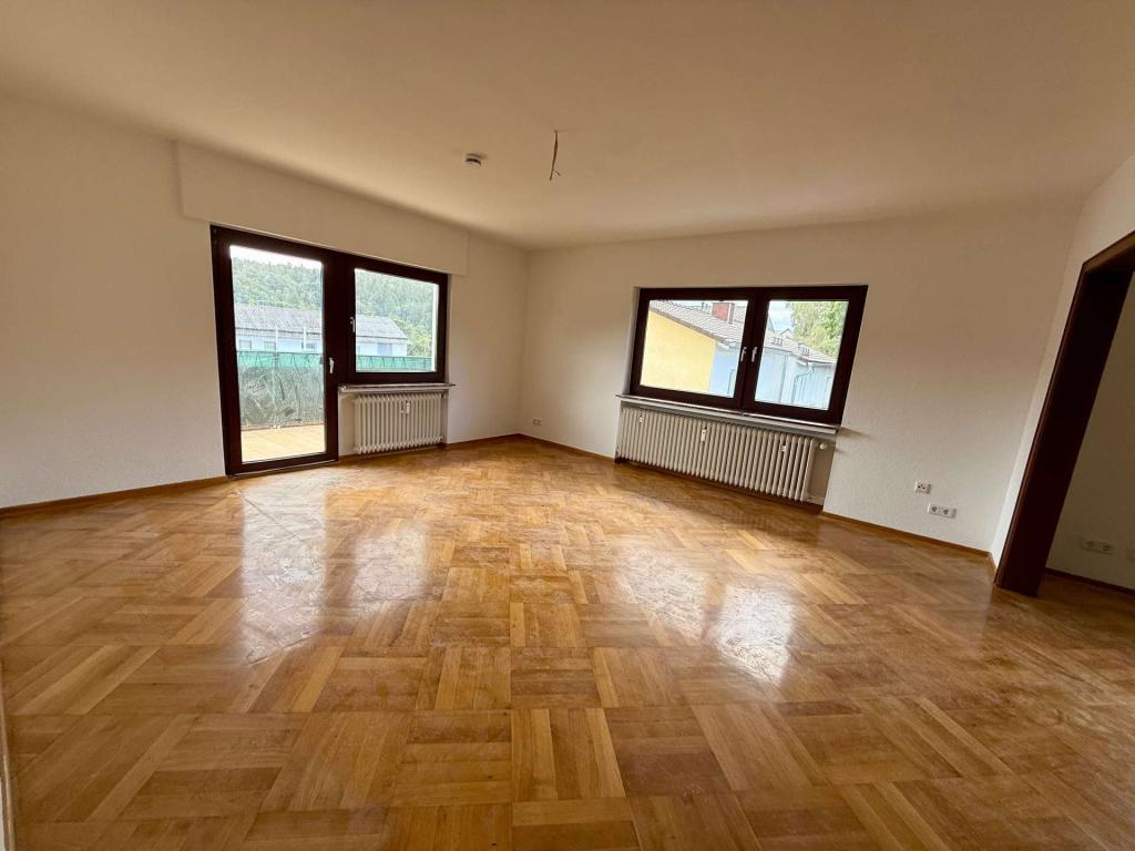 Schöne, lichtdurchflutete 4-Zimmer-Wohnung mit Balkon in zentraler Lage von Gladenbach - Photo 3