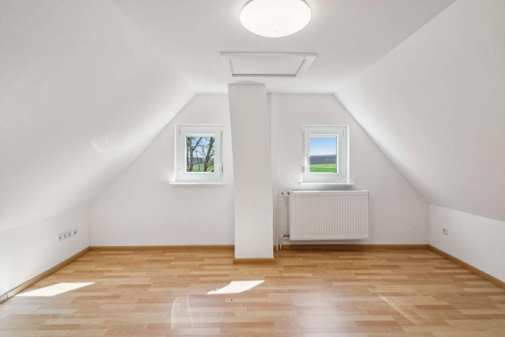 Spitzboden Raum 2