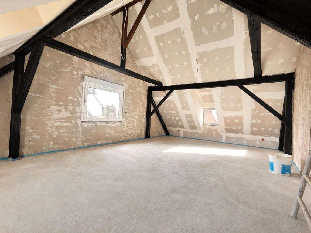 Stilvolle Dachgeschosswohnung mit besonderem Charme - Foto 3