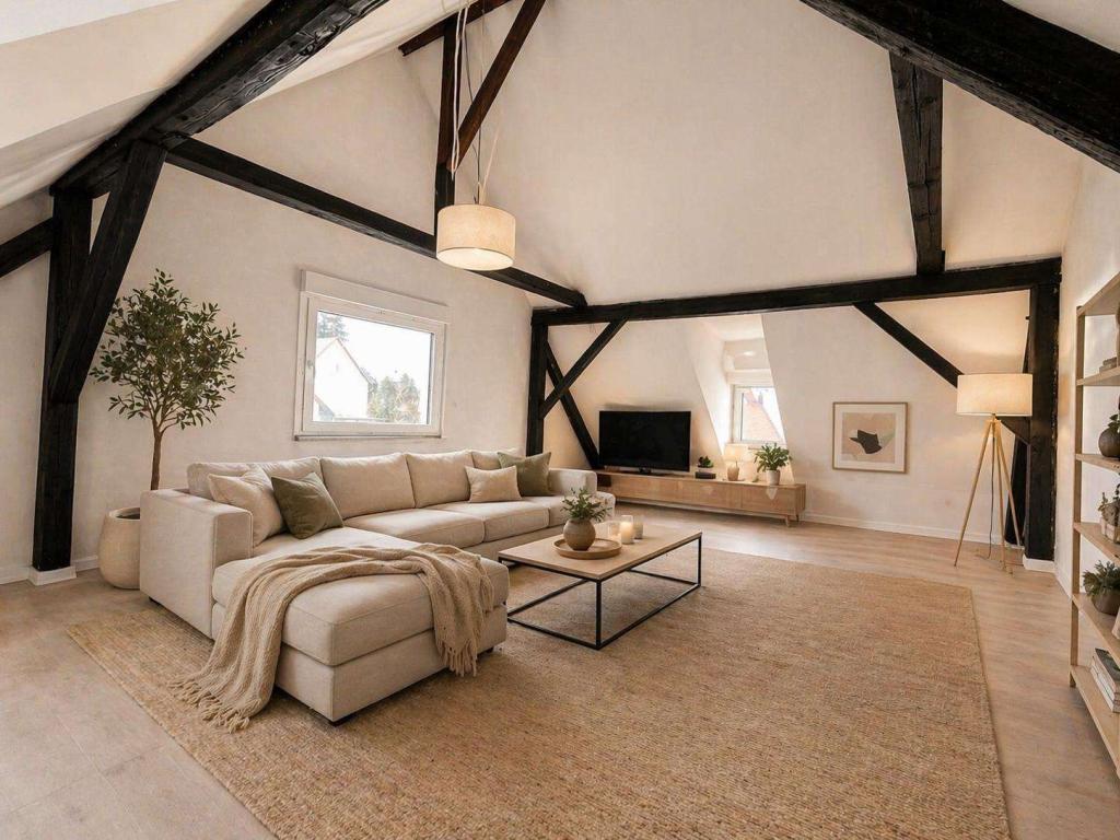 Stilvolle Dachgeschosswohnung mit besonderem Charme - Foto 1