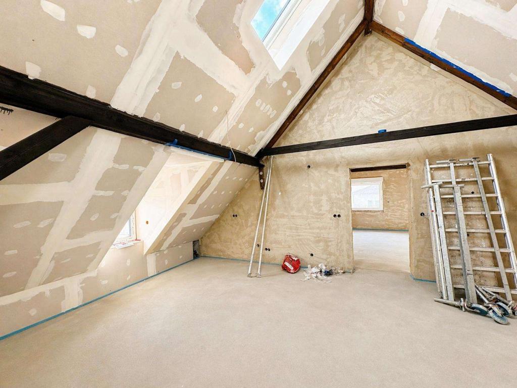 Stilvolle Dachgeschosswohnung mit besonderem Charme - Foto 4
