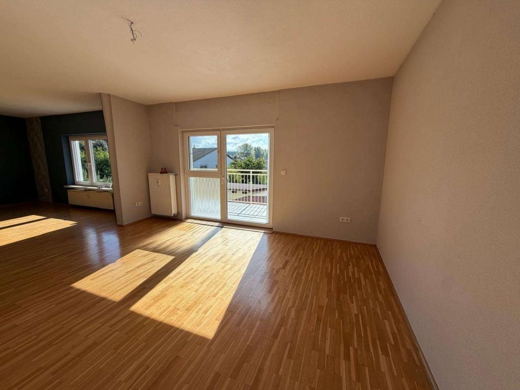 Großzügige 4-Zimmer Wohnung mit Balkon in Pohlheim- Watzenborn - Photo 4