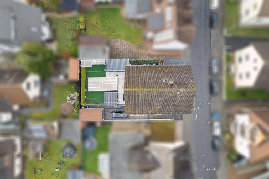 Luftbild Haus und Grundstück von oben