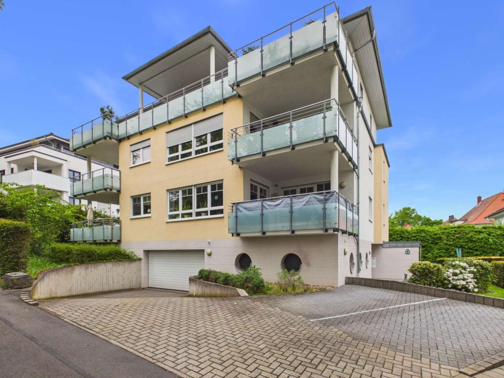 **Großzügige 3-Zimmer-Wohnung mit Balkon, Aufzug & Garage im beliebten Kurviertel von Bad Hersfeld** - Photo 1
