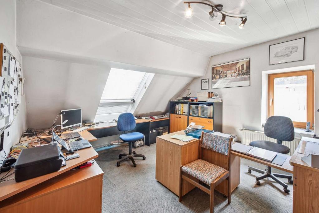 Arbeitszimmer 2.OG