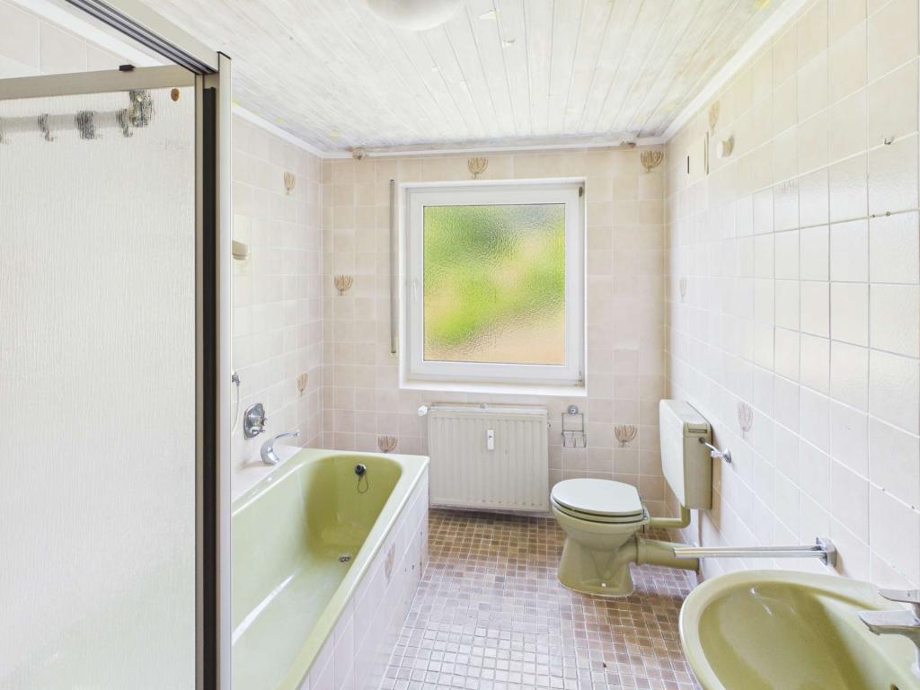 ***Geräumige 3-Zimmer Dachgeschosswohnung in Bad Hersfeld/Eichhof zu vermieten*** - Photo 3