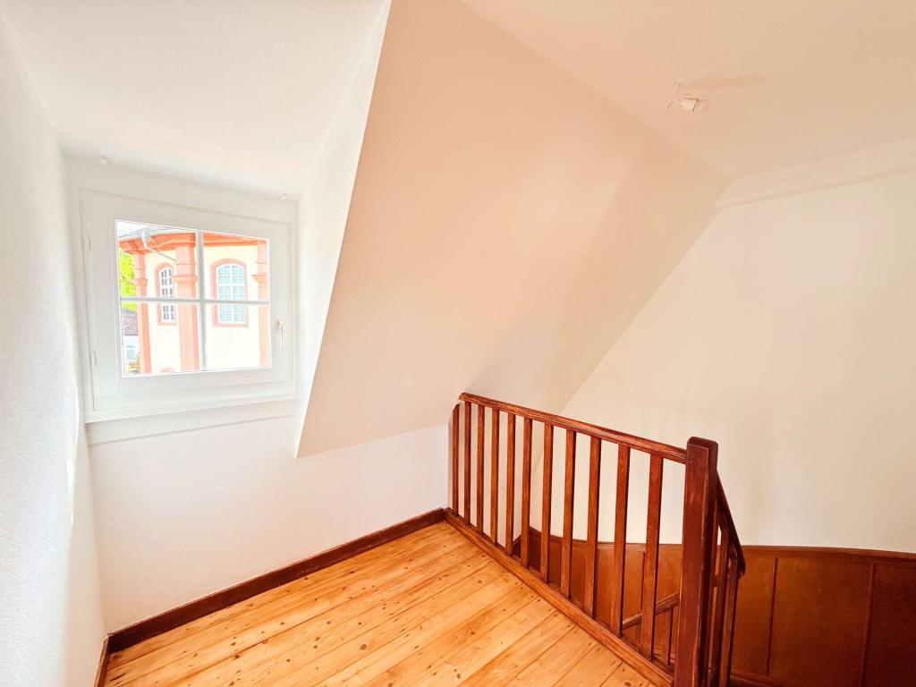 Exklusive 3-Zimmer-Maisonettewohnung im denkmalgeschützten Fachwerkhaus in der Altstadt von Laubach! - Foto 2