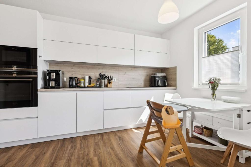 Attraktive 3-Zimmer Wohnung mit Tiefgarage und Einbauküche in zentraler Lage von Wetzlar! - Photo 3