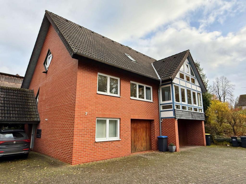 Gemütliche 3-Zimmer-Dachgeschosswohnung mit Blick ins Grüne in Homberg (Ohm) – Erbenhausen - Photo 3