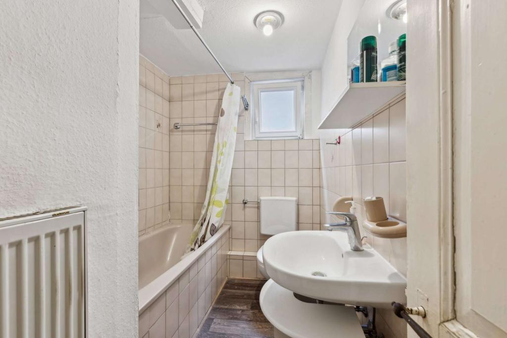 1. OG (rechts) Tageslichtbad