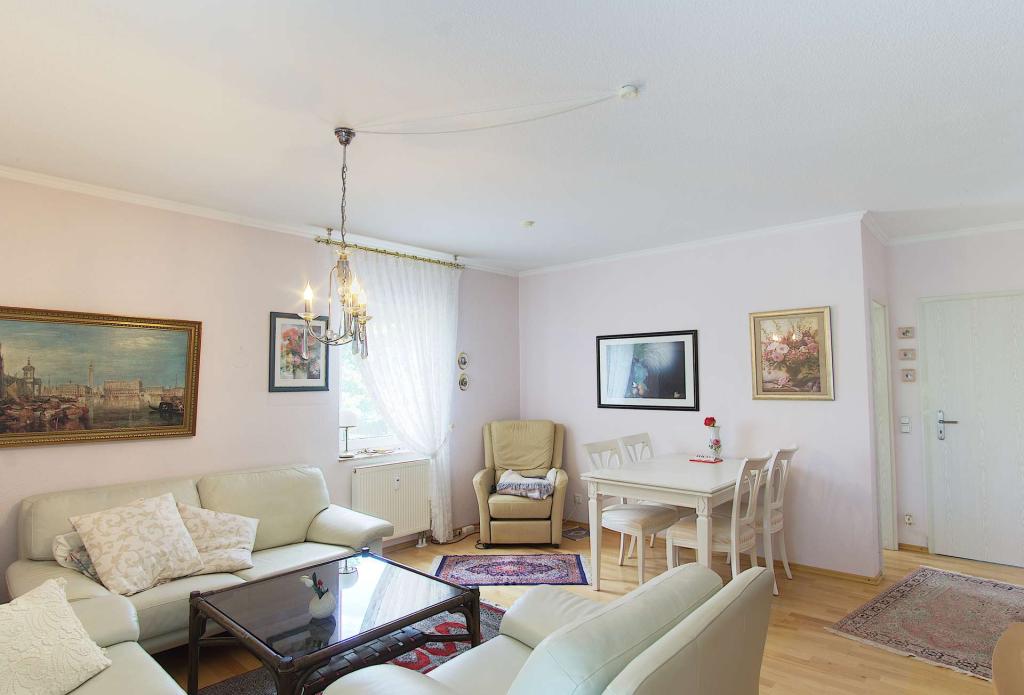 Gepflegte 2-Zimmer-Wohnung mit Balkon und Stellplatz in Gießen! - Photo 1