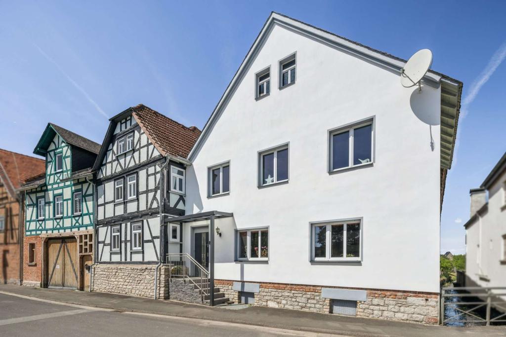 Straßenansicht ehemalige Gaststätte zum Löwen "Jähersch" 