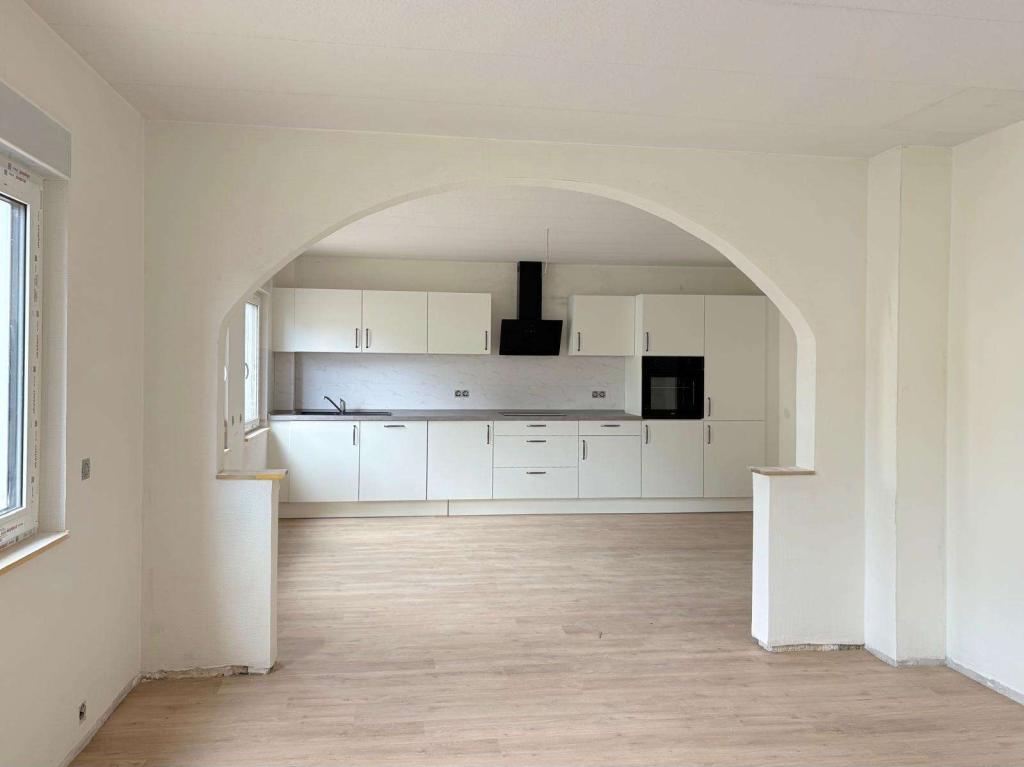 4-Zimmer-Wohnung im kernsanierten Dreifamilienhaus - Foto 2