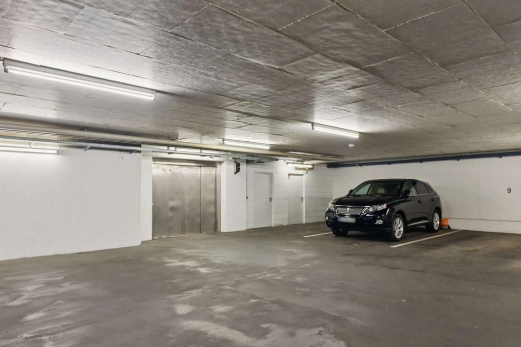Tiefgaragenstellplatz