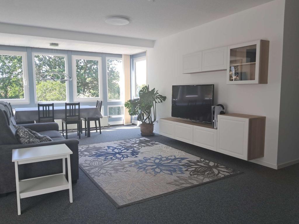 Geräumige 3-Zimmer-Wohnung mit Terrasse und Blick ins Grüne in Homberg (Ohm) – Erbenhausen - Photo 1