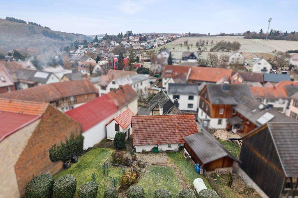 Immobilie in Ober-Mörlen - Für Individualisten: Wohnhaus mit historischem Charme und großem Garten in Langenhain-Ziegenberg - Bild 2