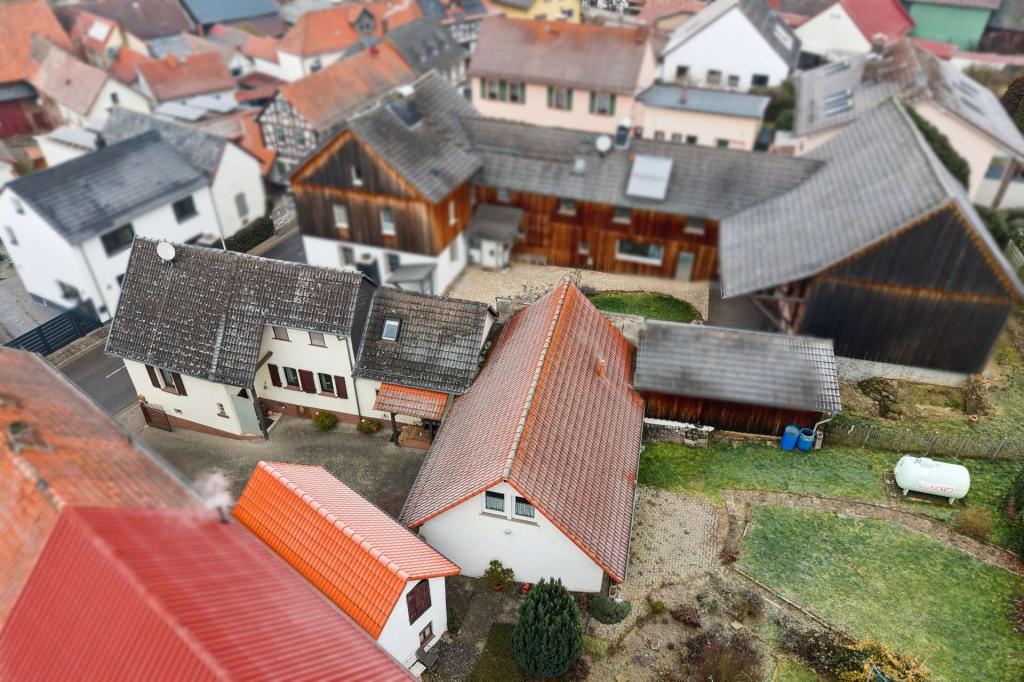 Immobilie in Ober-Mörlen - Für Individualisten: Wohnhaus mit historischem Charme und großem Garten in Langenhain-Ziegenberg - Bild 3