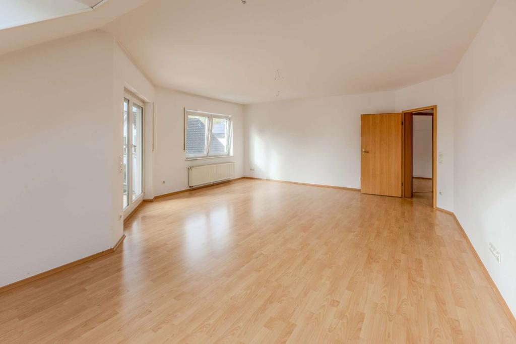 Single oder Paare gesucht - großzügige 3-Zimmer-Dachgeschosswohnung in ruhiger Wohnlage - Foto 1