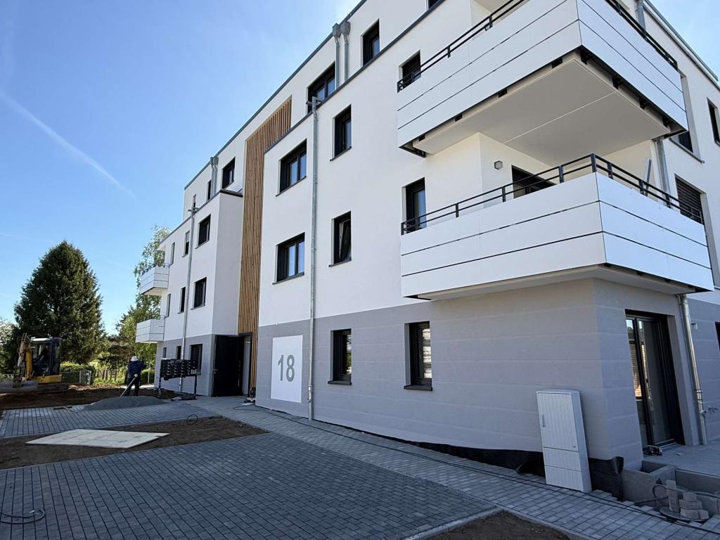 Modernes 1-Zimmer-Apartment mit Balkon und PKW-Stellplatz in Ober-Mörlen - Photo 5