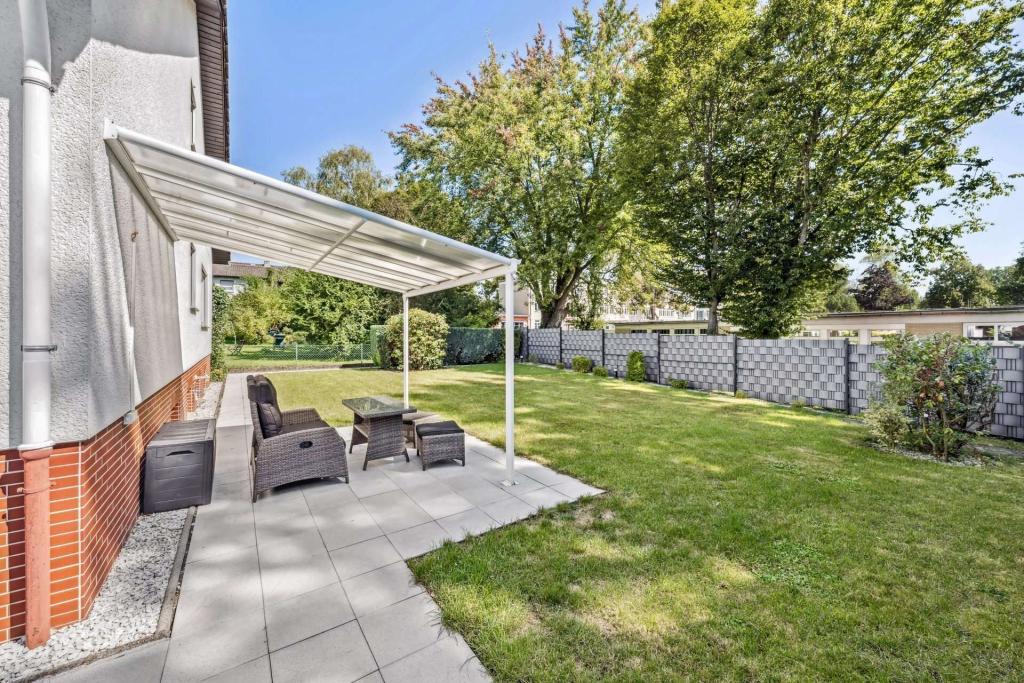 Ansicht Terrasse und Garten