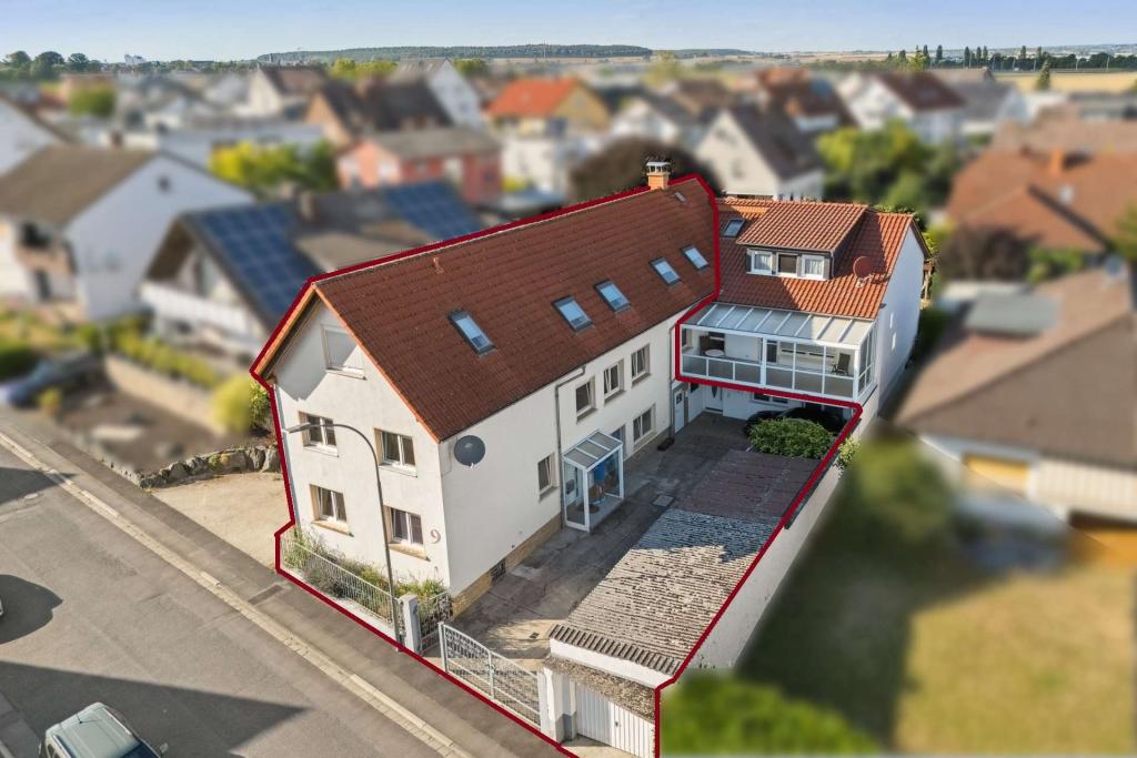 großes Vorderhaus, 224  m² mit Hoffläche