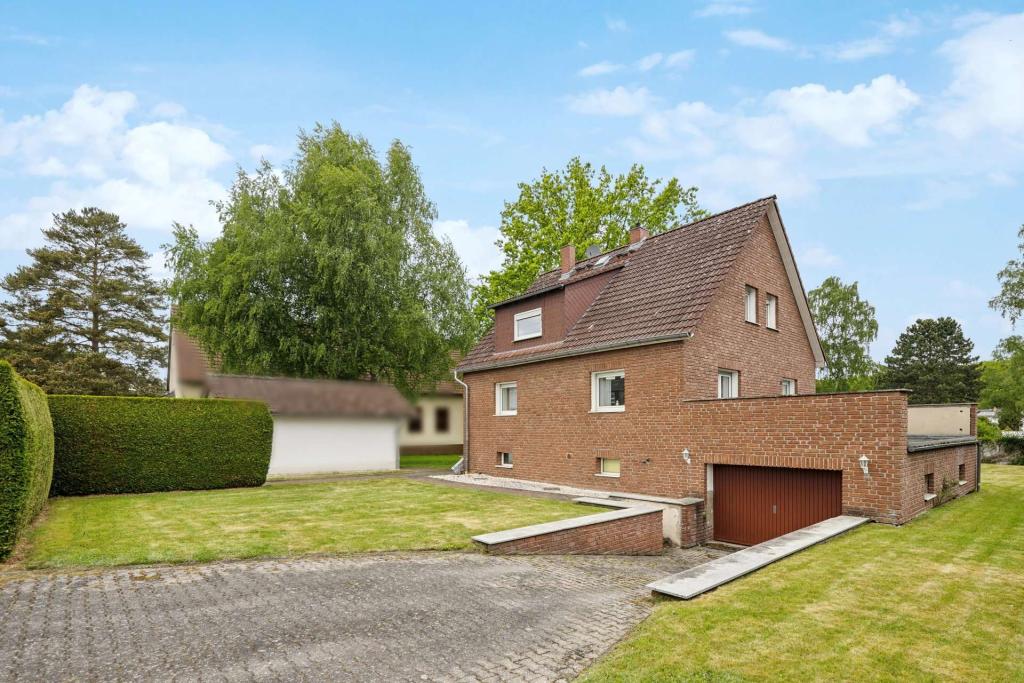 Seitenansicht/Garage
