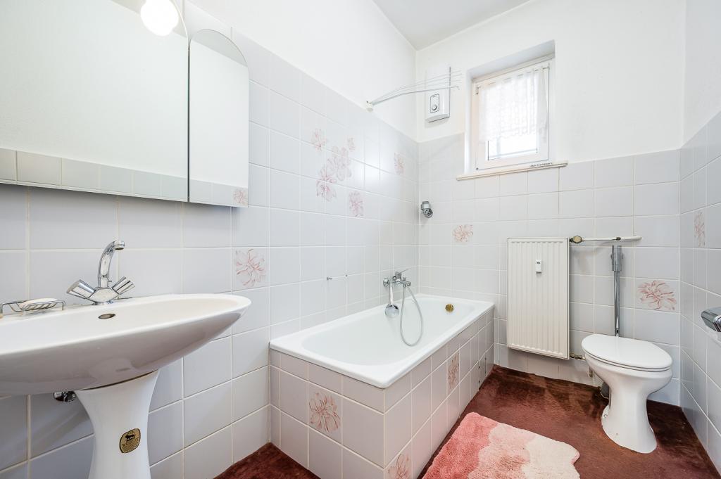 Freie Wohnung im OG