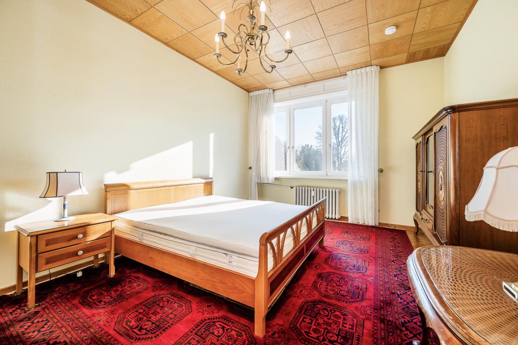 Freie Wohnung im OG
