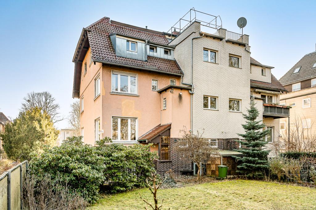 Schöne Ansicht vom Garten ...