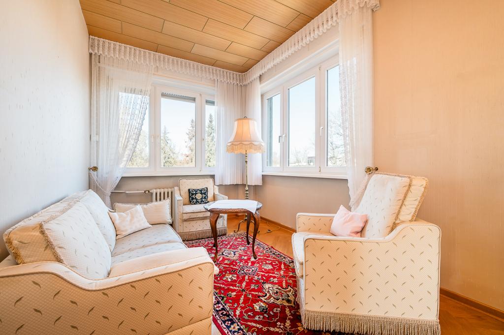 Freie Wohnung im OG