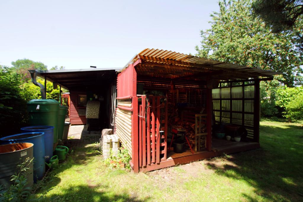 Bungalow (mit Schuppen)