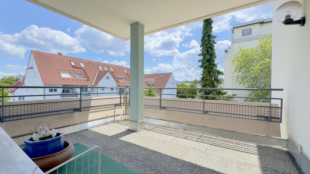 Überdachter Balkon