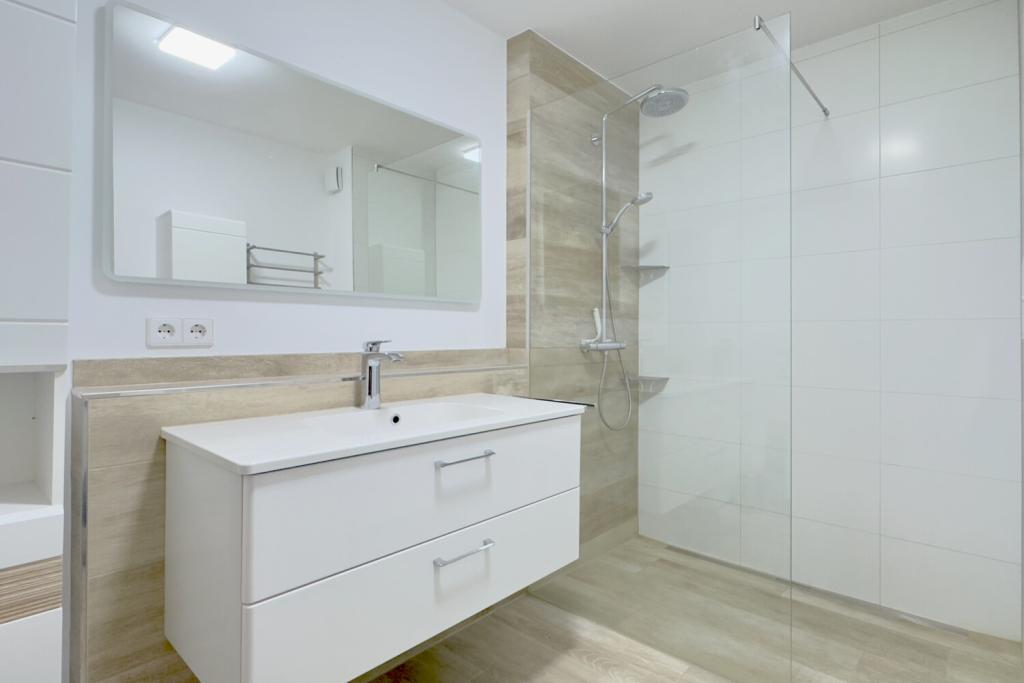 Modernisiertes Badezimmer