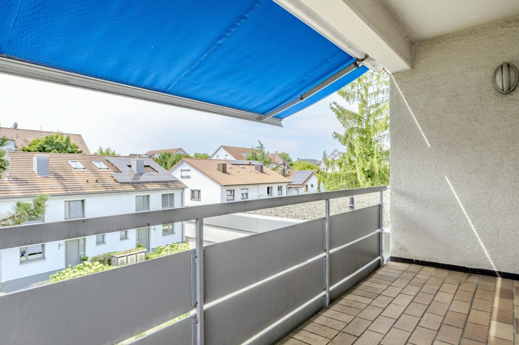 Balkon mit manueller Markise