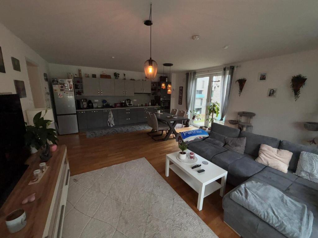 Schöne, geräumige 3-Zimmer-Wohnung mit großem Balkon - Photo 3