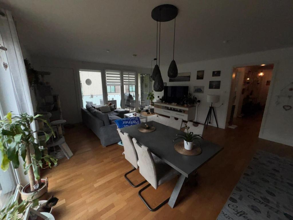 Schöne, geräumige 3-Zimmer-Wohnung mit großem Balkon - Photo 4