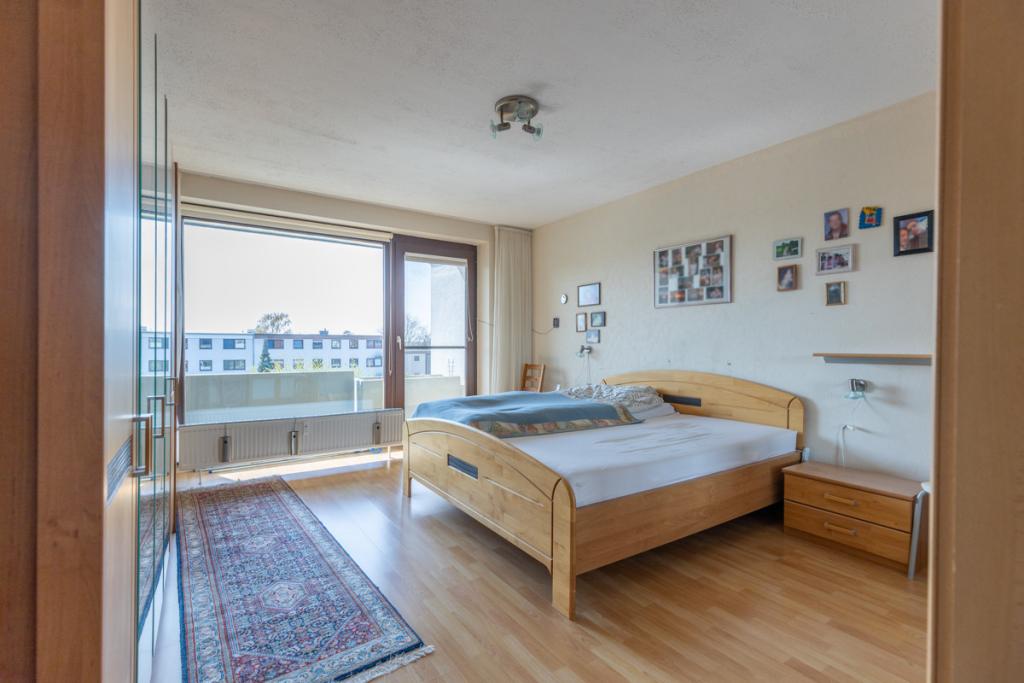 Schlafzimmer mit Balkon