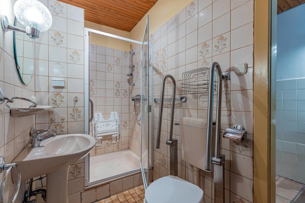 Badezimmer EG