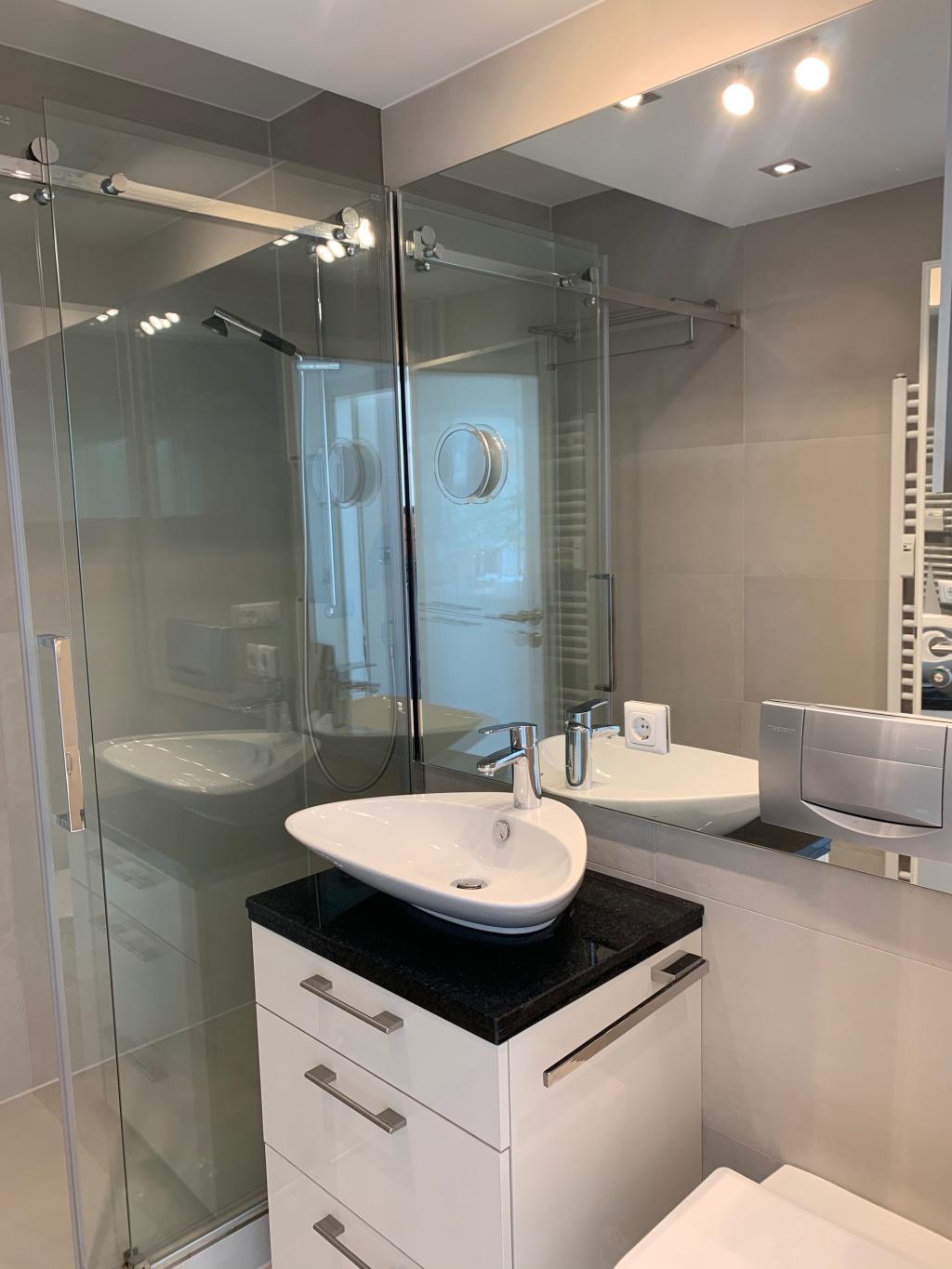 Dusche + WC